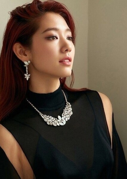 Park Shin-hye photo
