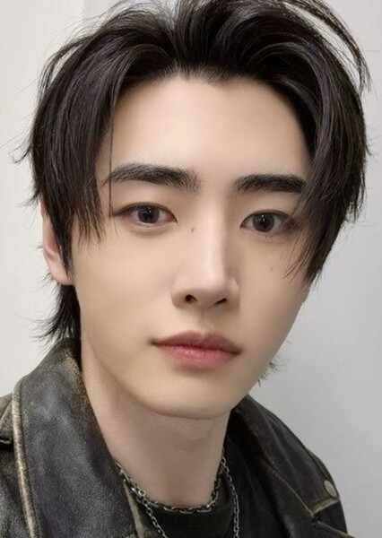 Sunghoon photo