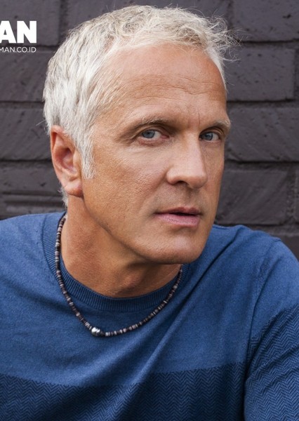 Patrick Fabian photo