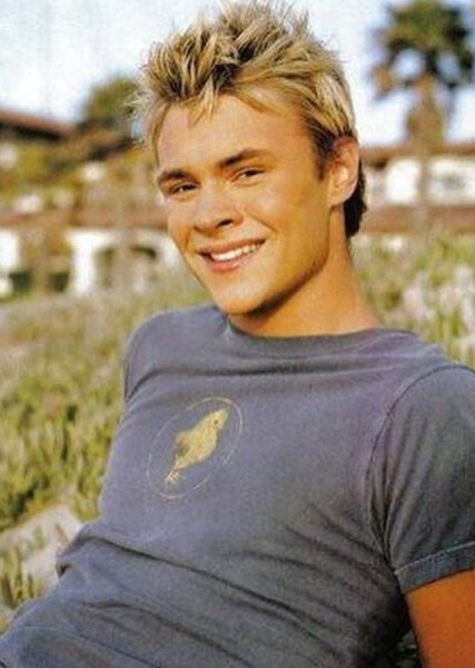 Patrick Flueger photo