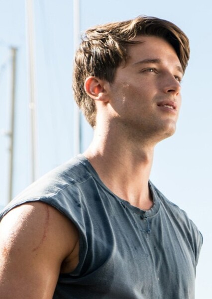 Patrick Schwarzenegger photo