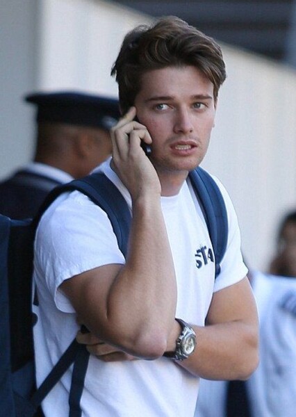 Patrick Schwarzenegger photo