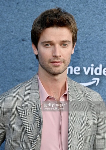 Patrick Schwarzenegger photo