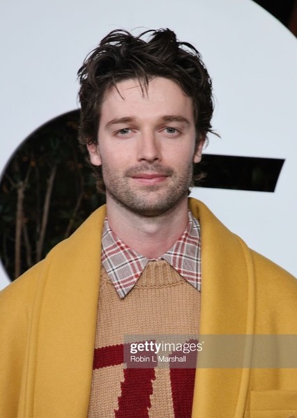 Patrick Schwarzenegger photo