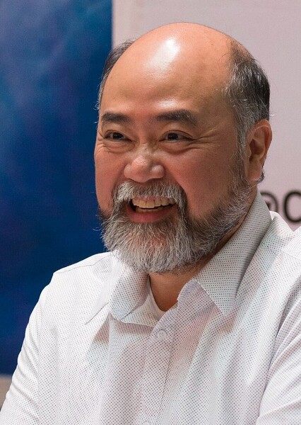 Paul Sun-Hyung Lee photo