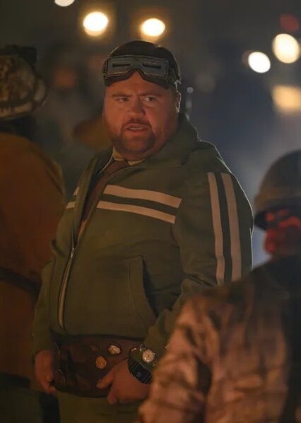 Paul Walter Hauser photo