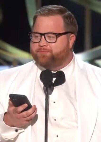 Paul Walter Hauser photo