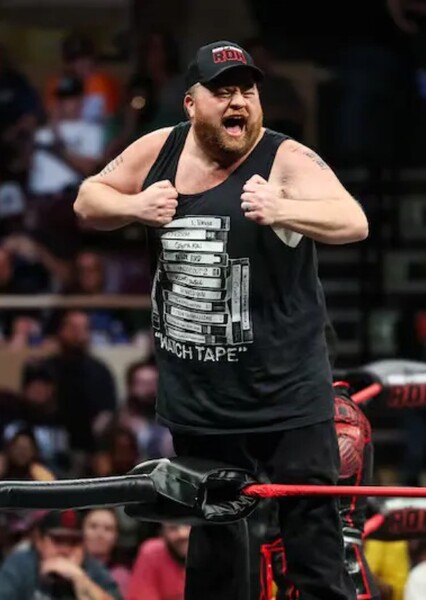 Paul Walter Hauser photo