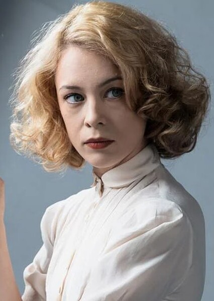 Paula Beer photo