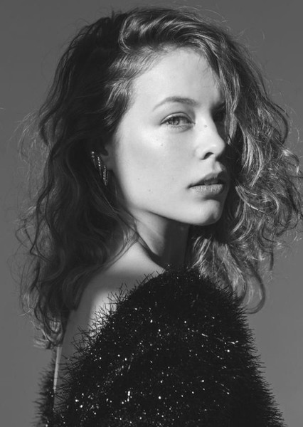 Paula Beer photo