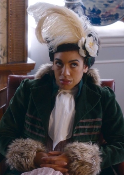 Pearl Mackie photo