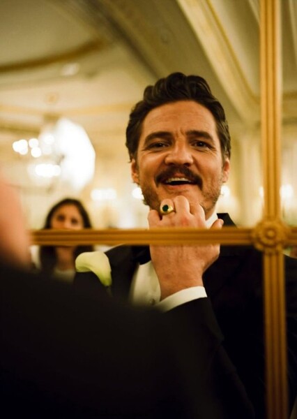 Pedro Pascal photo