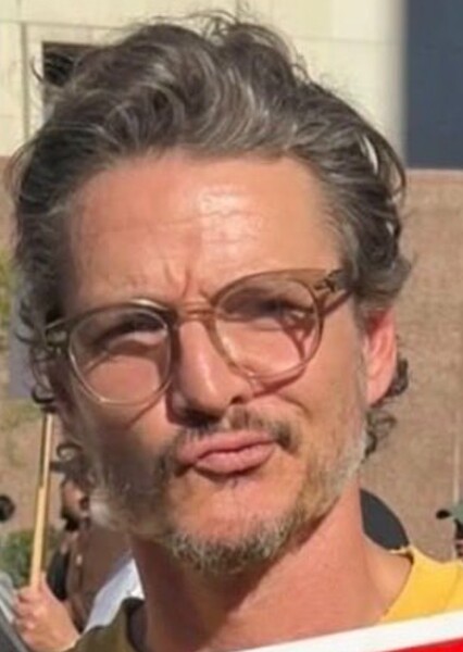 Pedro Pascal photo