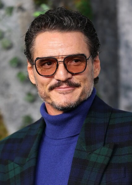 Pedro Pascal photo
