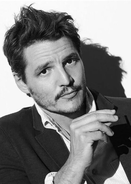 Pedro Pascal photo