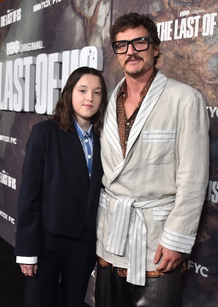 Pedro Pascal and Bella Ramsey photo