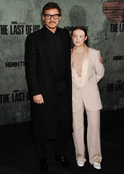 Pedro Pascal and Bella Ramsey photo