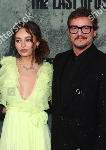 Pedro Pascal and Nico Parker photo