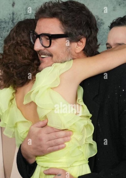 Pedro Pascal and Nico Parker photo
