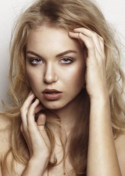 Penelope Mitchell photo