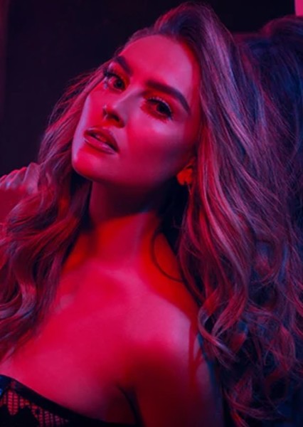 Perrie Edwards photo