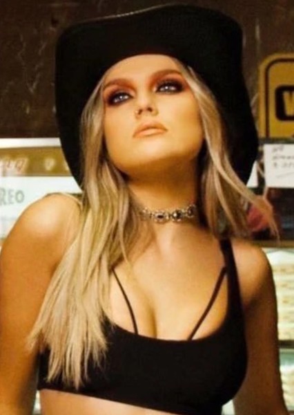 Perrie Edwards photo