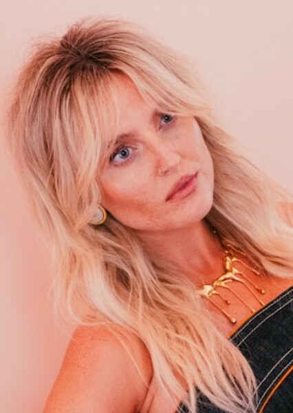 Perrie Edwards photo