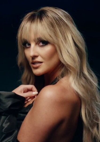 Perrie Edwards photo