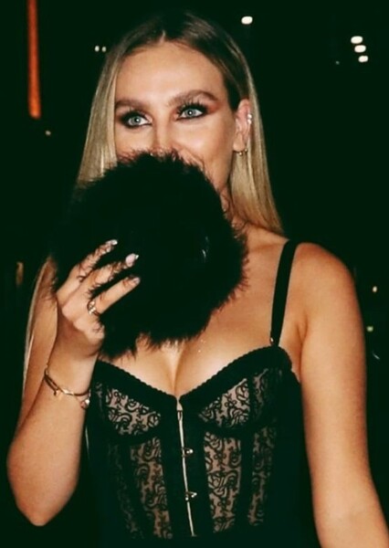 Perrie Edwards photo