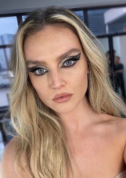 Perrie Edwards photo