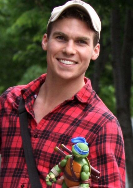 Pete Ploszek photo