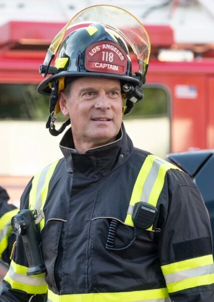 Peter Krause photo