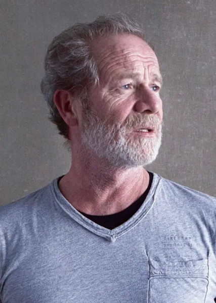 Peter Mullan photo