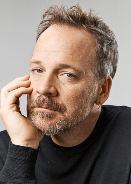 Peter Sarsgaard photo