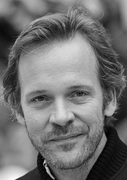 Peter Sarsgaard photo