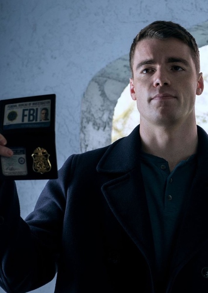 Peter Sutherland (The Night Agent) photo