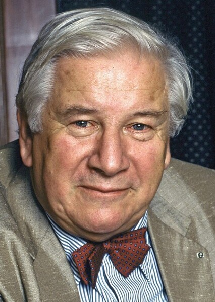 Peter Ustinov photo
