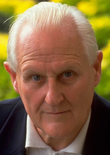Peter Vaughan photo