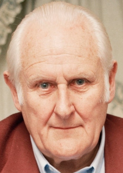 Peter Vaughan photo