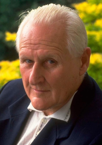 Peter Vaughan photo