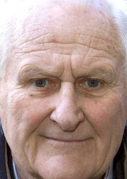 Peter Vaughan photo