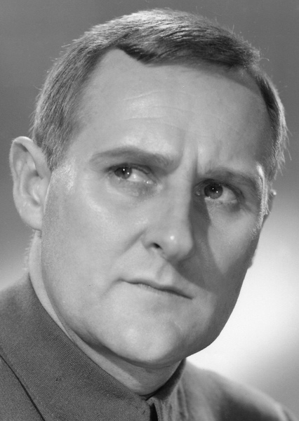 Peter Vaughan photo