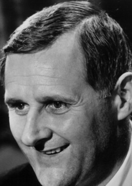 Peter Vaughan photo