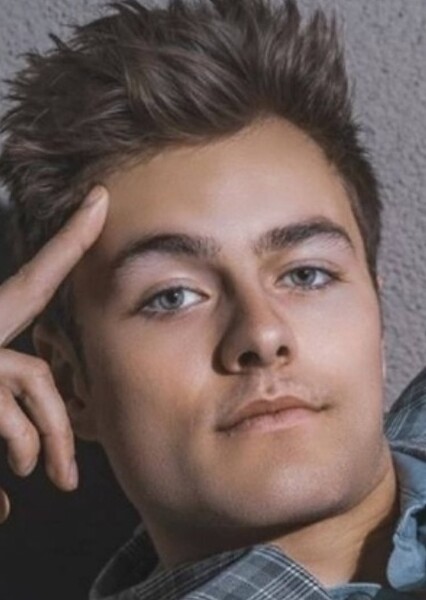 Peyton Meyer photo