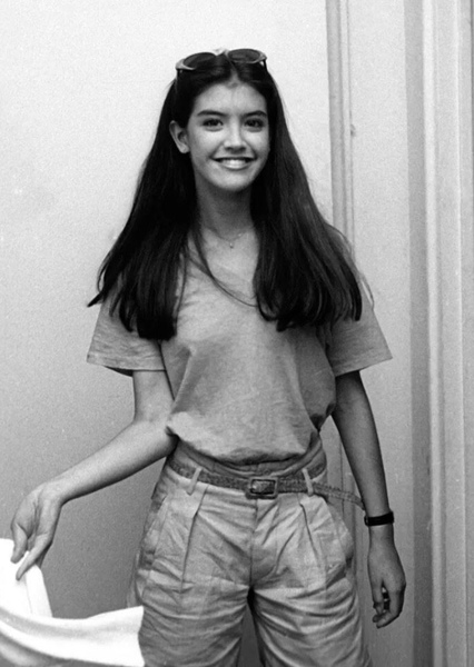 Phoebe Cates photo
