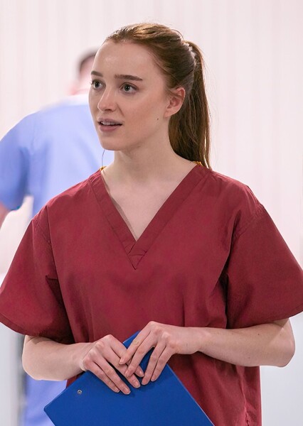 Phoebe Dynevor photo