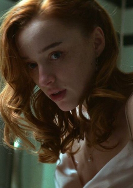 Phoebe Dynevor