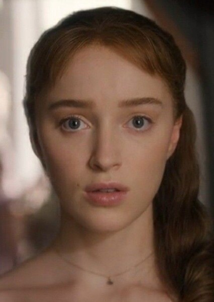 Phoebe Dynevor photo