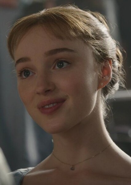 Phoebe Dynevor photo