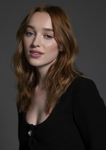 Phoebe Dynevor photo